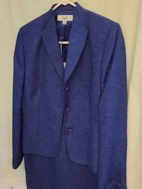 Le Suit Royal Blue Textured Women's Suit